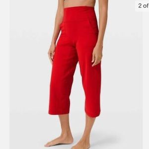 NWOT LULULEMON 23” Wide Leg Crop Align Pants in Red size 10